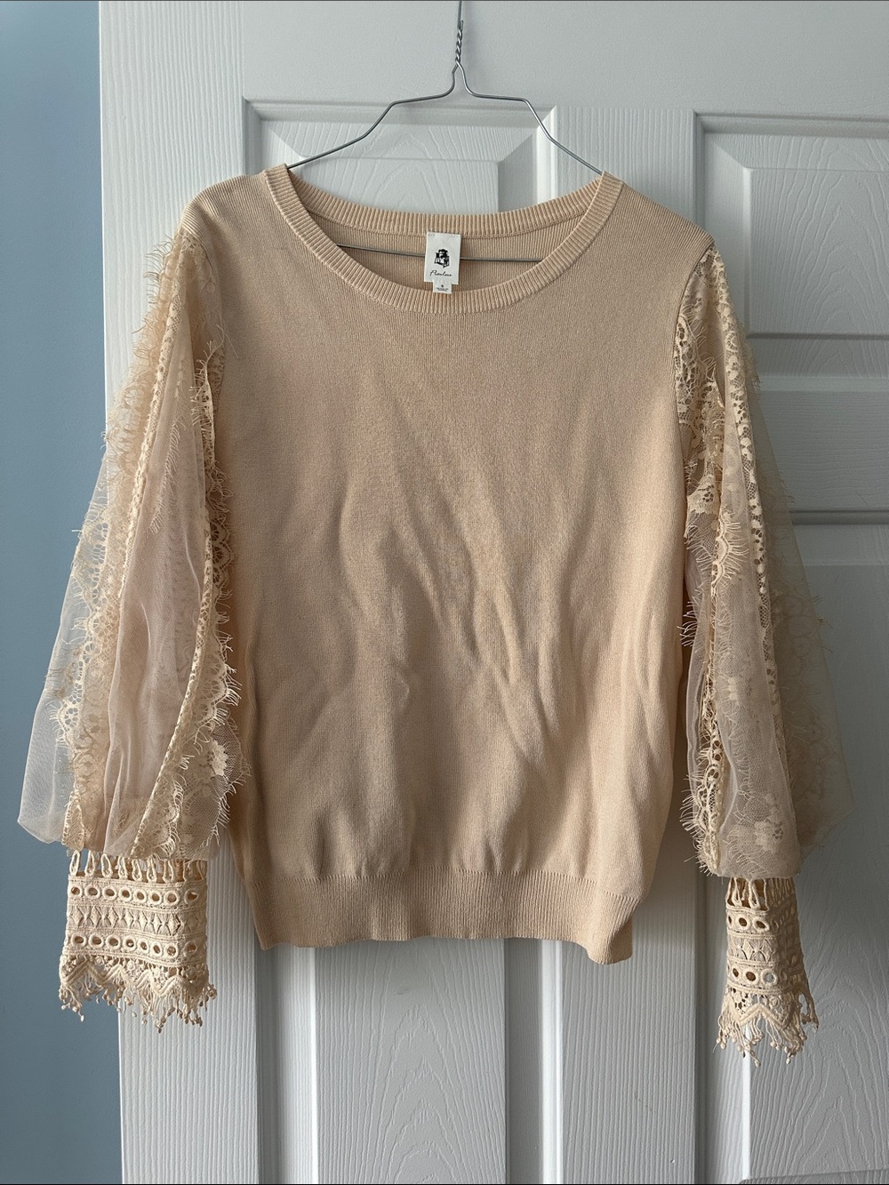 Delicate Lace-Sleeve Pullover Sweater - Beige